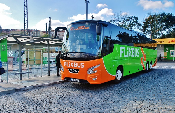 V Čechách se oblevily první autokary nové generace VDL Futura FHD2 139/460, Euro 6 v barvách společnosti FlixBus (foto: Zdeněk Nesveda)